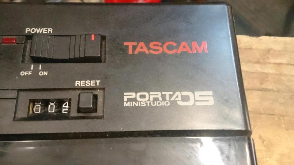 TASCAM PORTA Ministudio 05, etwas DEFEKT!!