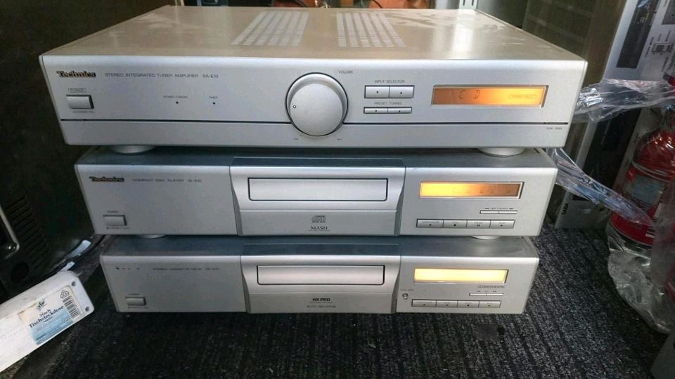 TECHNICS: SA-E10 Tuner/Amplifier, SL-E10 CD-Player und RS-E10 Cassetten-Deck