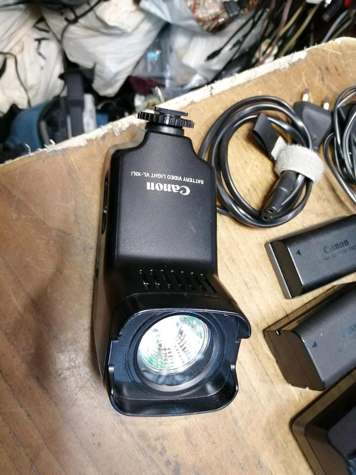 CANON XM2 3CCD Digital Video Camcorder + VL-10Li, mit Zubehör!!!