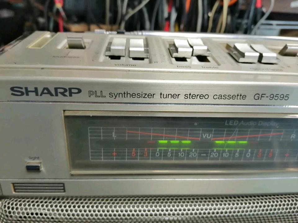 SHARP GF-9595HS, Radio-Cassetten-Recorder, etwas DEFEKT!!