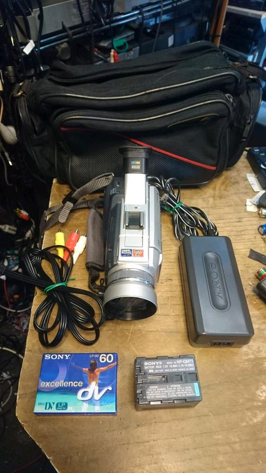 SONY DCR-TRV50E, MiniDV-Videocamera, mit Zubehör!!