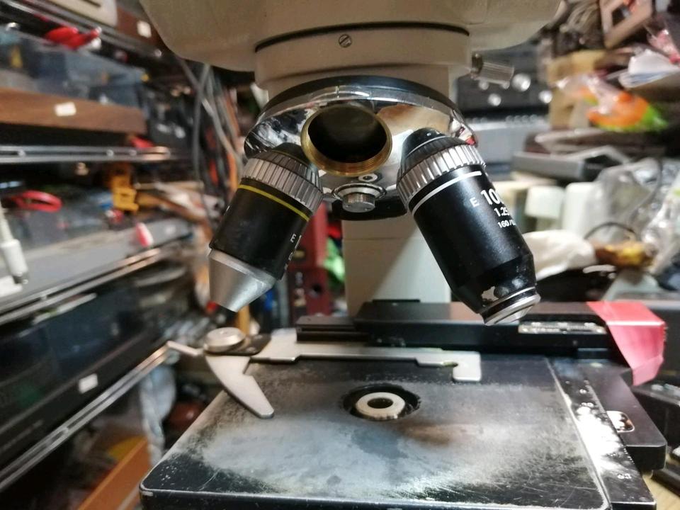 2 NIKON MIKROSKOPE, 1 Mikroskop ist etwas DEFEKT!!