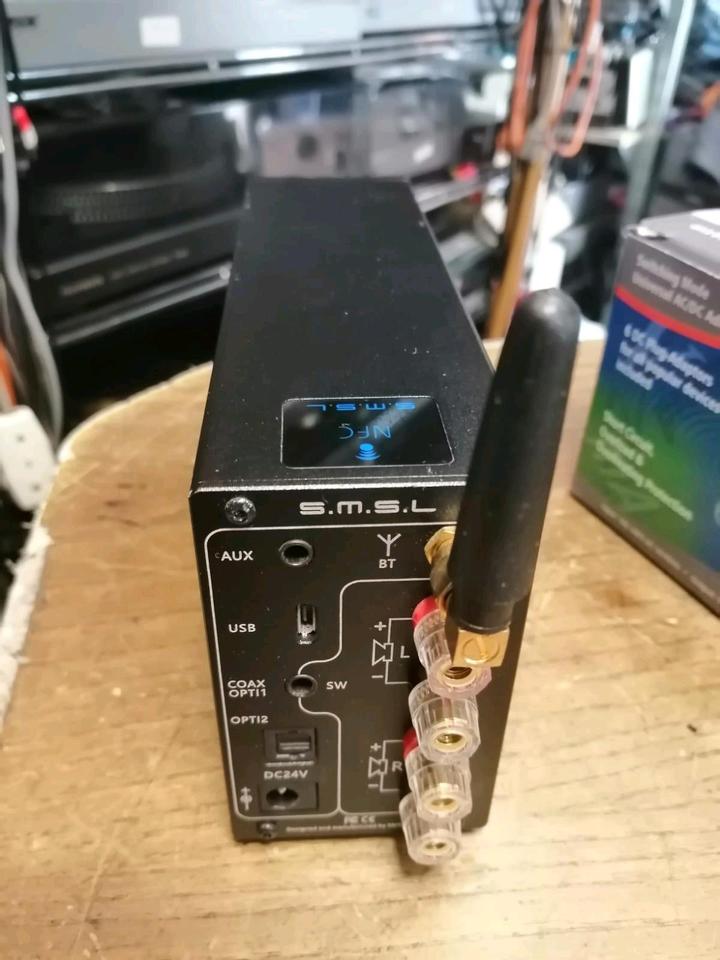 S.M.S.L. AD18, Bluetooth Digital Verstärker mit Universal-Adapter