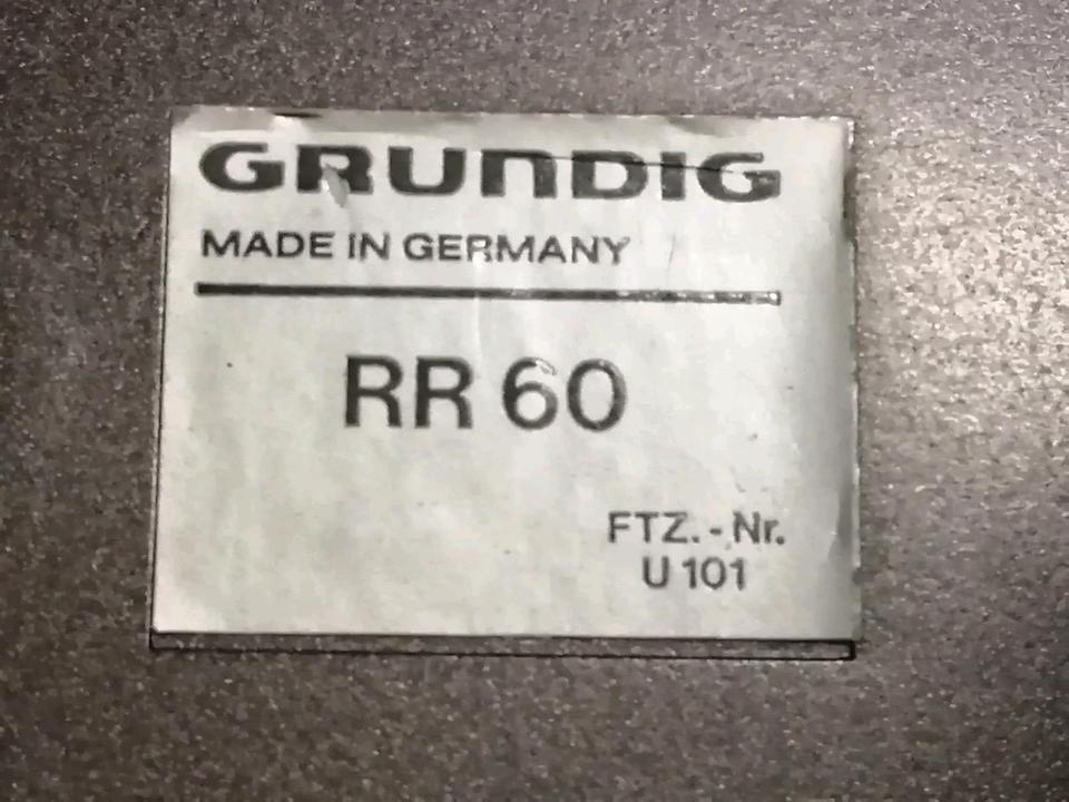 GRUNDIG RR60, 2 Band Radio-Cassetten-Recorder, etwas DEFEKT!!