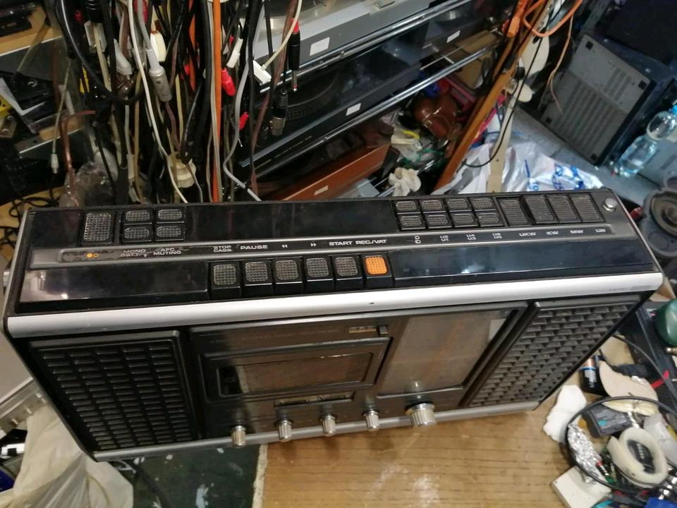 GRUNDIG C9000 AUTOMATIC, Radio-Cassetten-Recorder, etwas DEFEKT!!