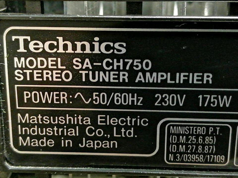 TECHNICS Anlage: SA-CH750 Amplifier, Sound Processor, CD-Player .