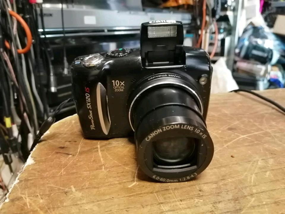 CANON PowerShot SX120 IS, Digital-Kamera OHNE Batterien!!!