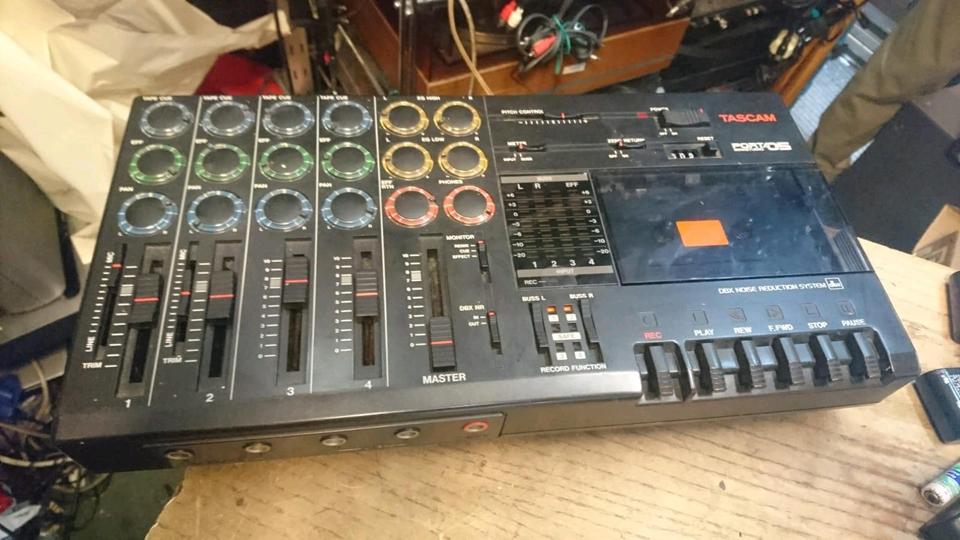 TASCAM PORTA Ministudio 05, etwas DEFEKT!!