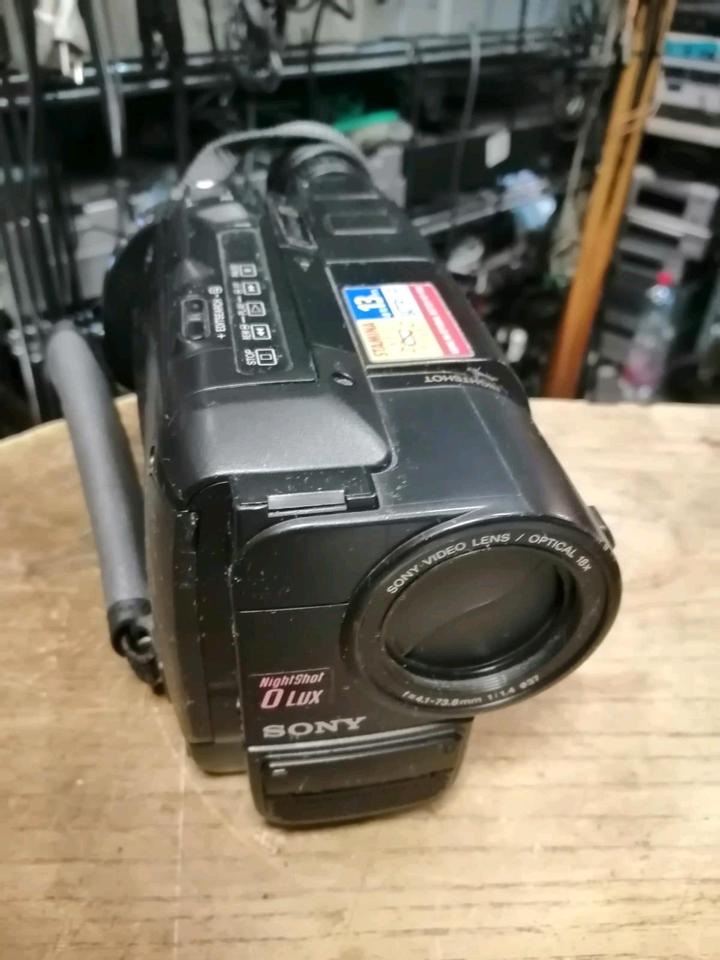 SONY CCDGTR425E, Videocamera Hi8 und Video 8, mit Zubehör!!!