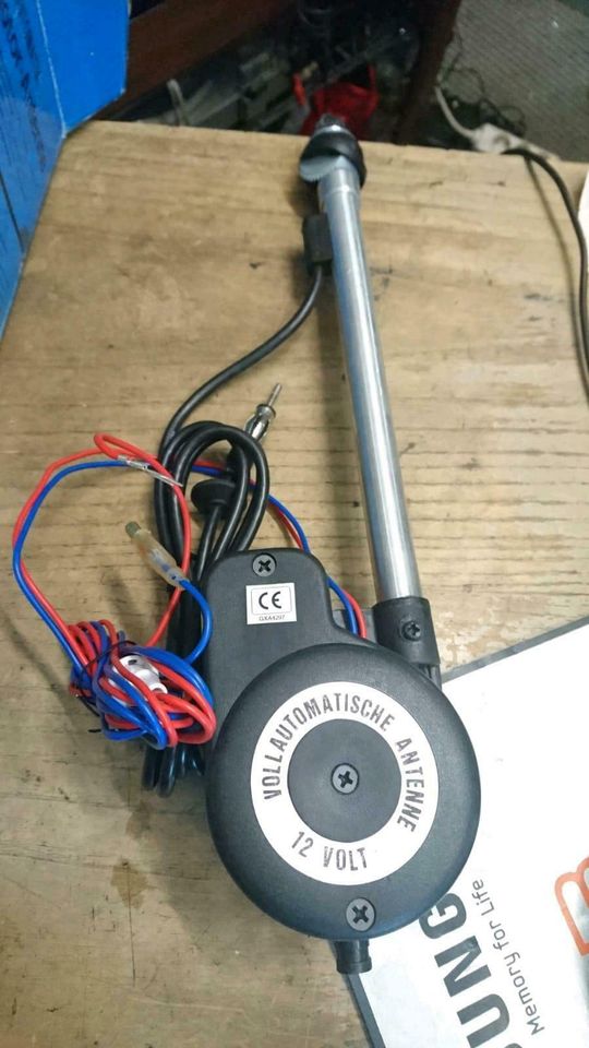 Vollautomtik Motor-Antenne, 12 Volt, NEU und originalverpackt!