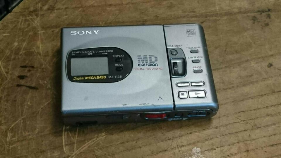 SONY MZ-R35 portable Minidisc-Recorder mit Original-Adapter