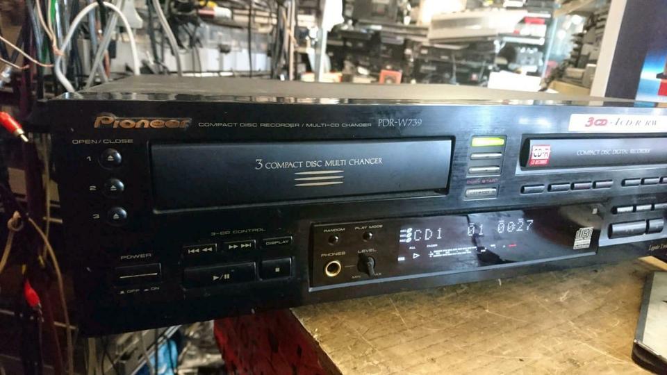 PIONEER PDR-W739, CD-Recorder+3fach-CD-Wechsler, etwas DEFEKT!!