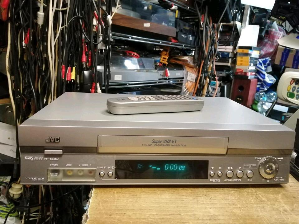 JVC HR-S6850EU, Videorecorder mit Original-Fernbedienung!!