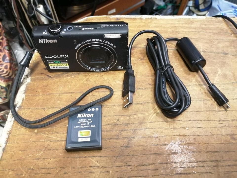 NIKON COOLPIX S6200, Digital-Kamera, OHNE Speicherkarte!!