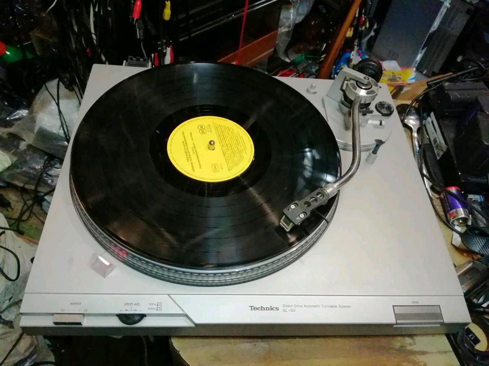 TECHNICS SL-D2 Plattenspieler, mit NEUER Nadel!!
