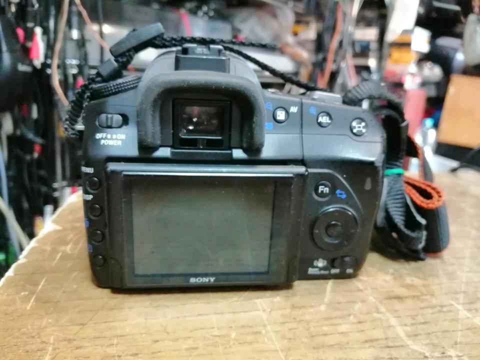 SONY ALPHA A350, Digital-Kamera + Objektiv und Zubehör!!