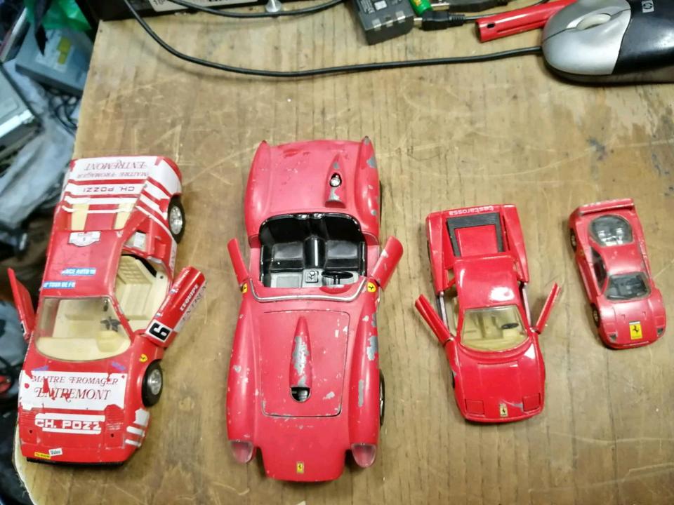 4 FERRARI Metall-Modell Autos, Metall, guter Zustand!