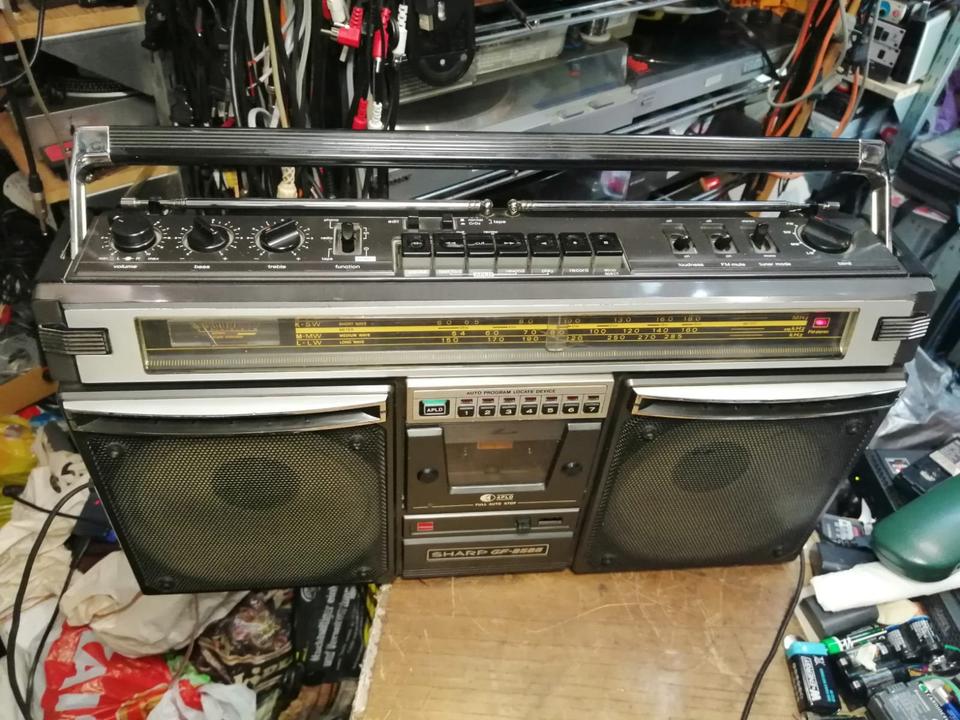 SHARP GF-8585HB, Radio-Cassetten-Recorder, etwas DEFEKT!!