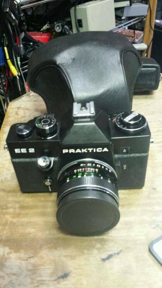 PRAKTICA EE2; Analog-Camera + Objektiv PORST Color Reflex