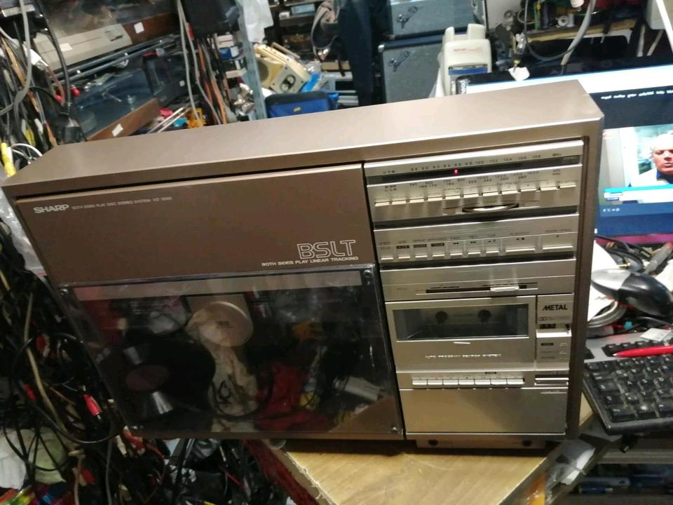 SHARP VZ-3500, Plattenspieler/Radio/Cassette/Verstärker!!!