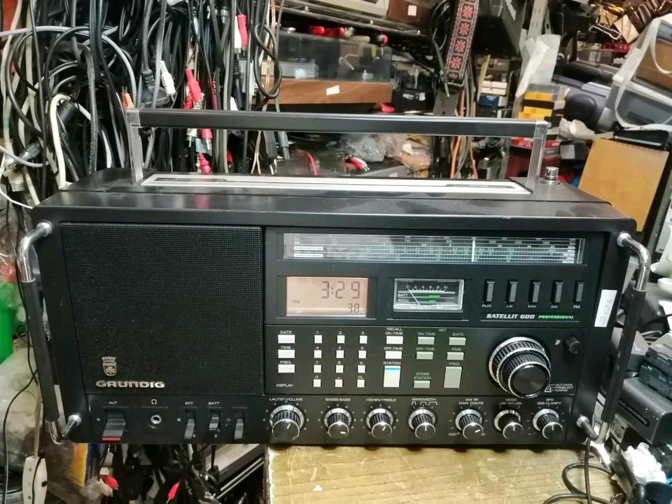 GRUNDIG 600 Professional, Radio, etwas DEFEKT!!