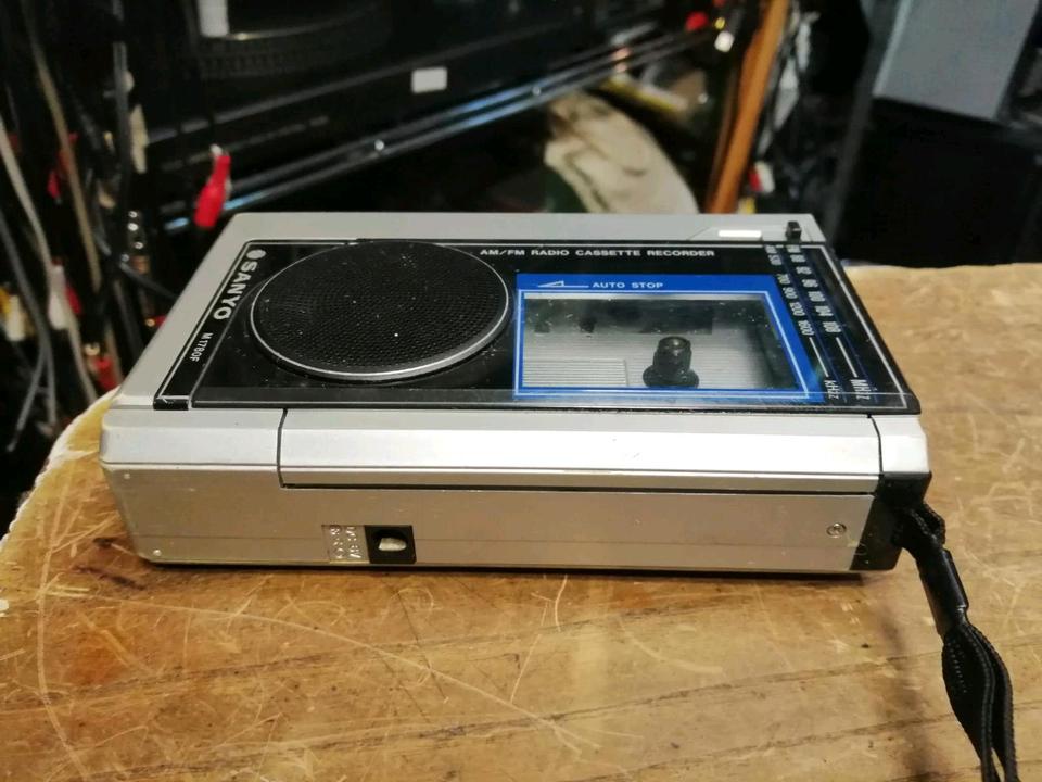 SANYO M1780F, Walkman mit Radio, etwas DEFEKT!!