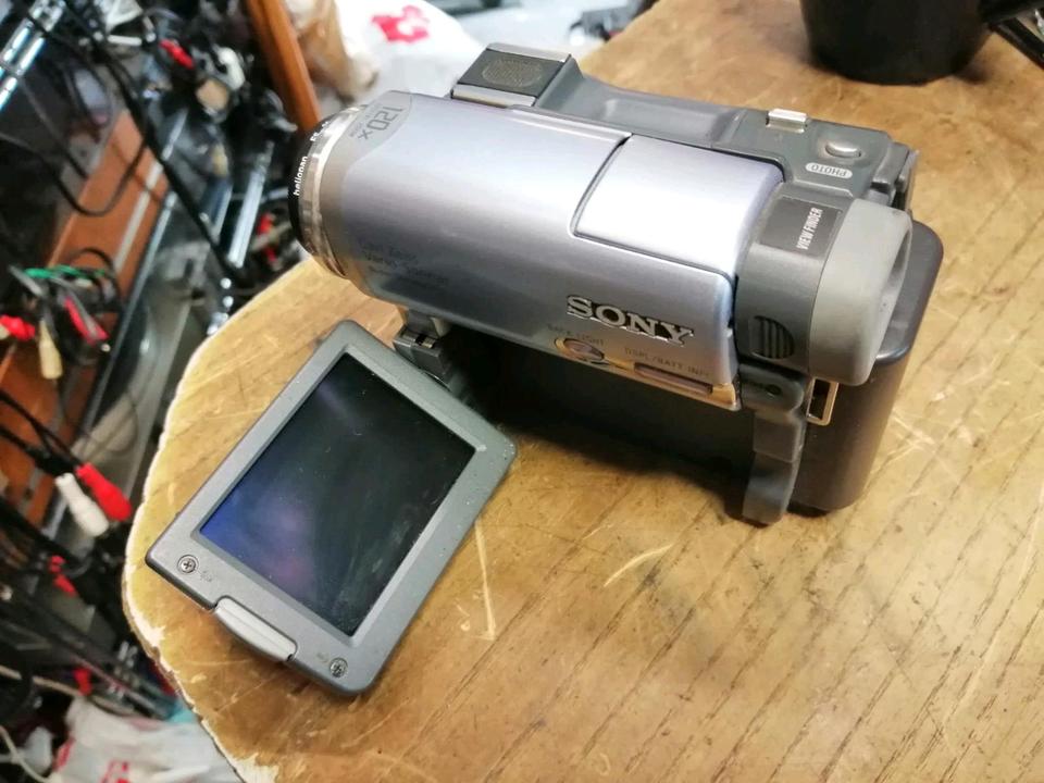 SONY DCR-TRV14E, MiniDV-Videocamera mit Zubehör!!!