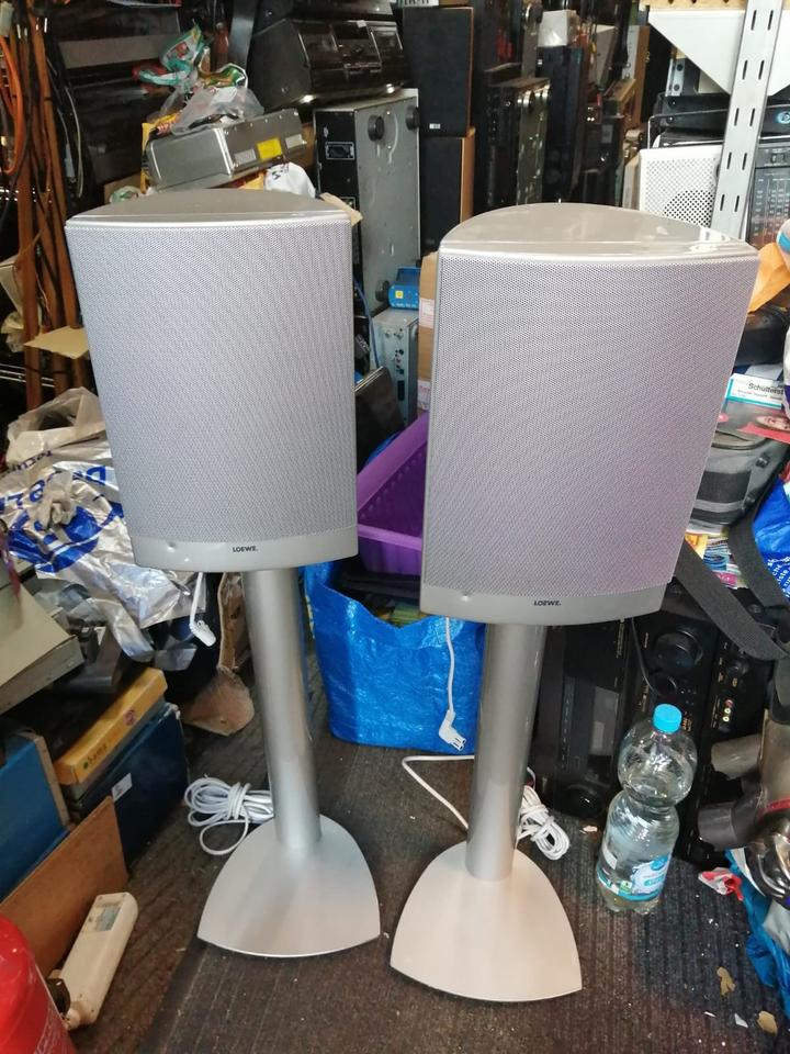 LOEWE L 82 HF, 2 Aktiv-Boxen mit Ständer + Zubehör!!