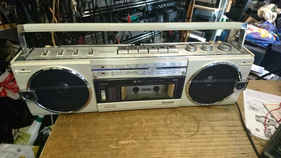 SHARP GF-7Z, Stereo Radio-Cassetten-Recorder, etwas DEFEKT!!