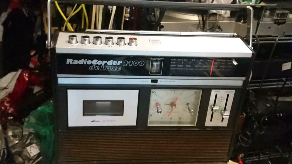 RADIOCORDER 2400 de Luxe, Radio-Cassetten-Recorder, etwas DEFEKT!