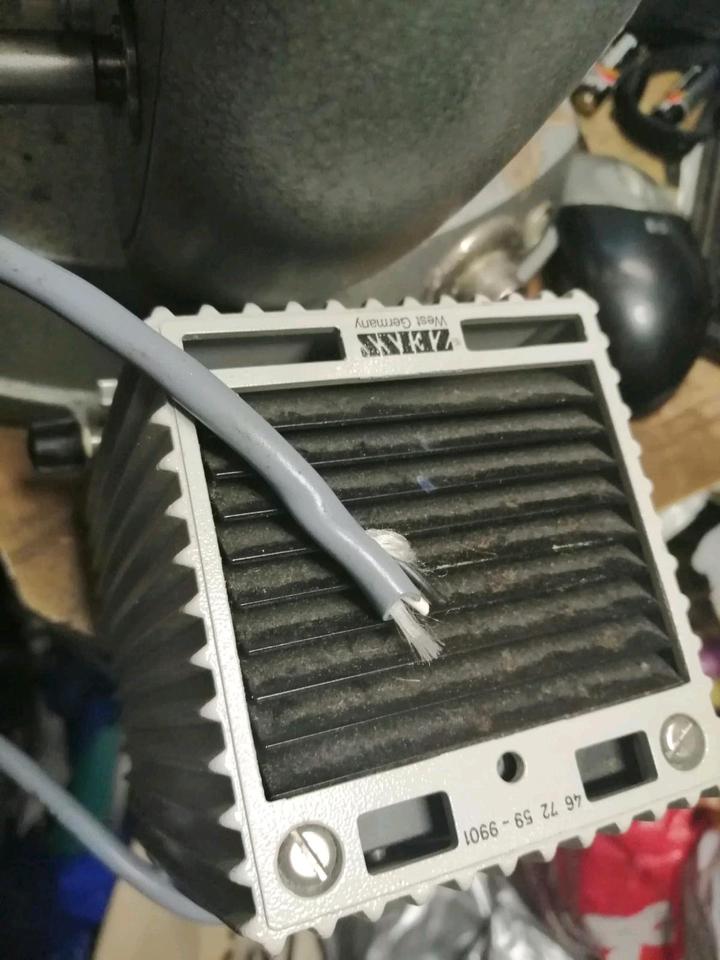 MIKROSKOP CARL ZEISS mit 5 Objektiven, NICHT GETESTET!!!
