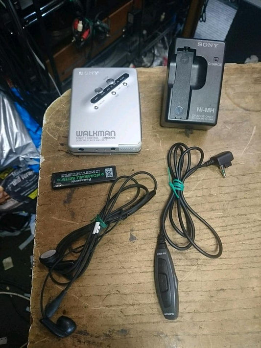 SONY WM-EX672, Walkman mit Zubehör!!!