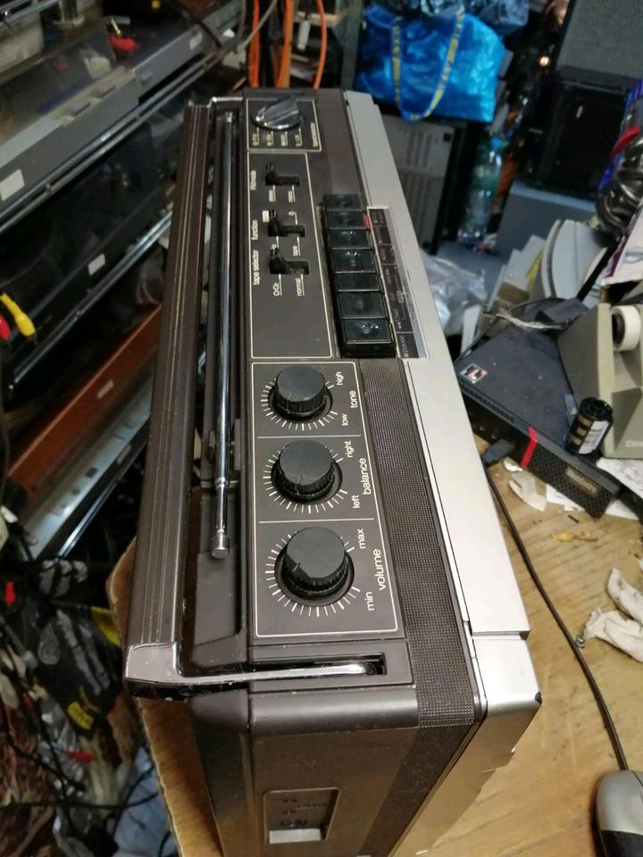SHARP GF-616H, Radio-Cassetten-Recorder, etwas DEFEKT!!!
