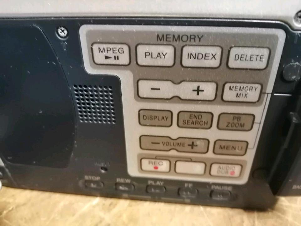 SONY DCR-TRV25E, MiniDV-Videocamera, OHNE Speicherkarte!