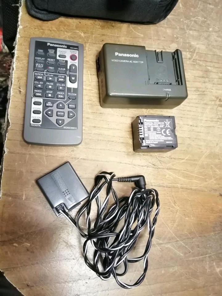 PANASONIC HDC-SD707, Videocamera mit Zubehör!!!