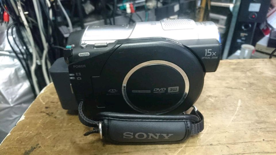 SONY DCR-DVD520E, Digital Videocamera mit Zubehör!!