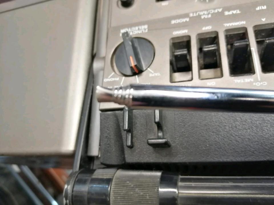 HITACHI TRK-914OE, Radio-Cassetten-Recorder, etwas DEFEKT!!!