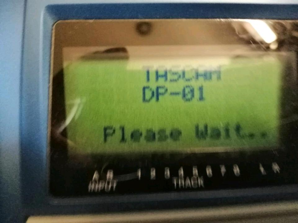 TASCAM DP-01, Mixer, DEFEKT!!!