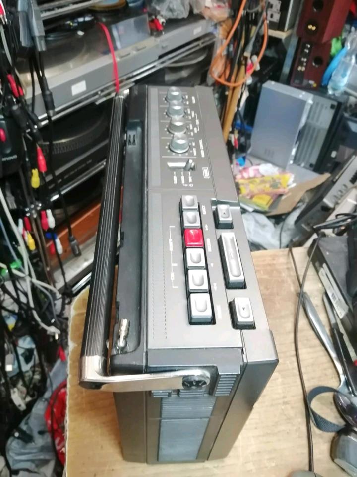 SHARP GF-6500, Radio-Cassetten-Recorder, etwas DEFEKT!!