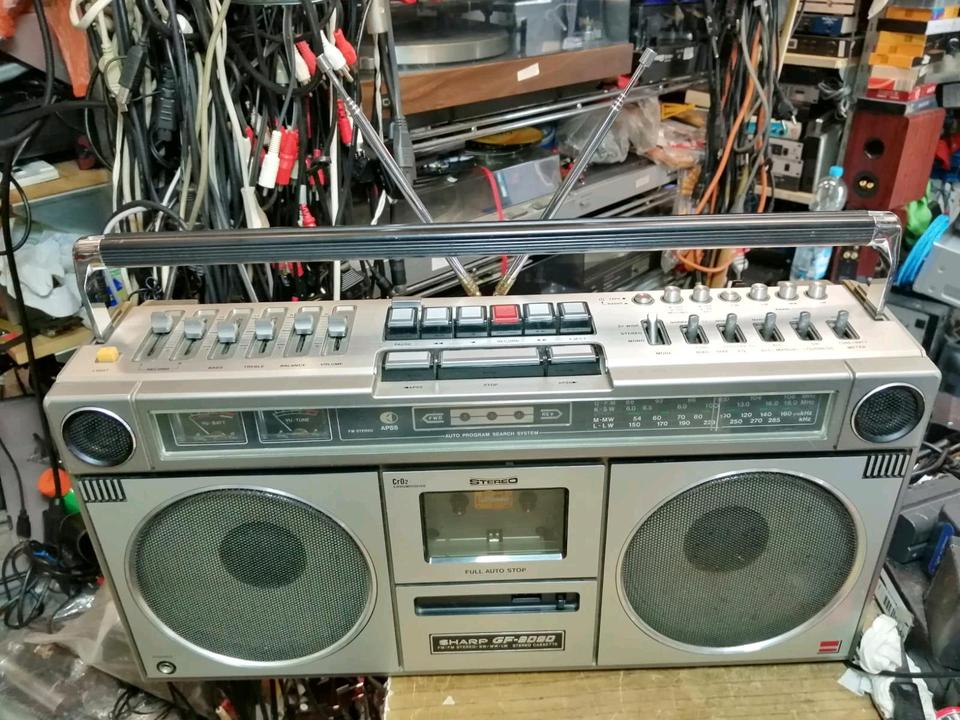 SHARP GF-9090H, Radio-Cassetten-Recorder, guter Zustand!!