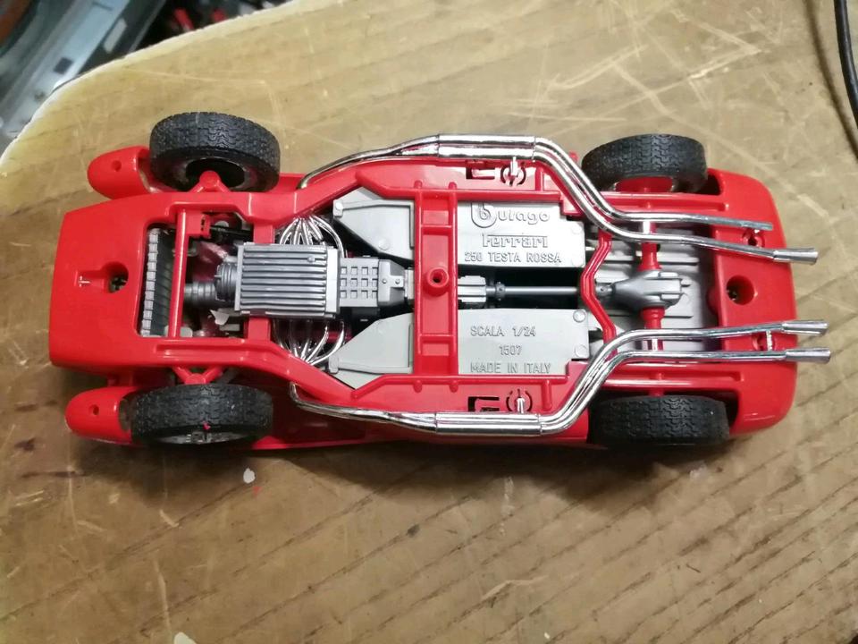 4 FERRARI Metall-Modell Autos, Metall, guter Zustand!