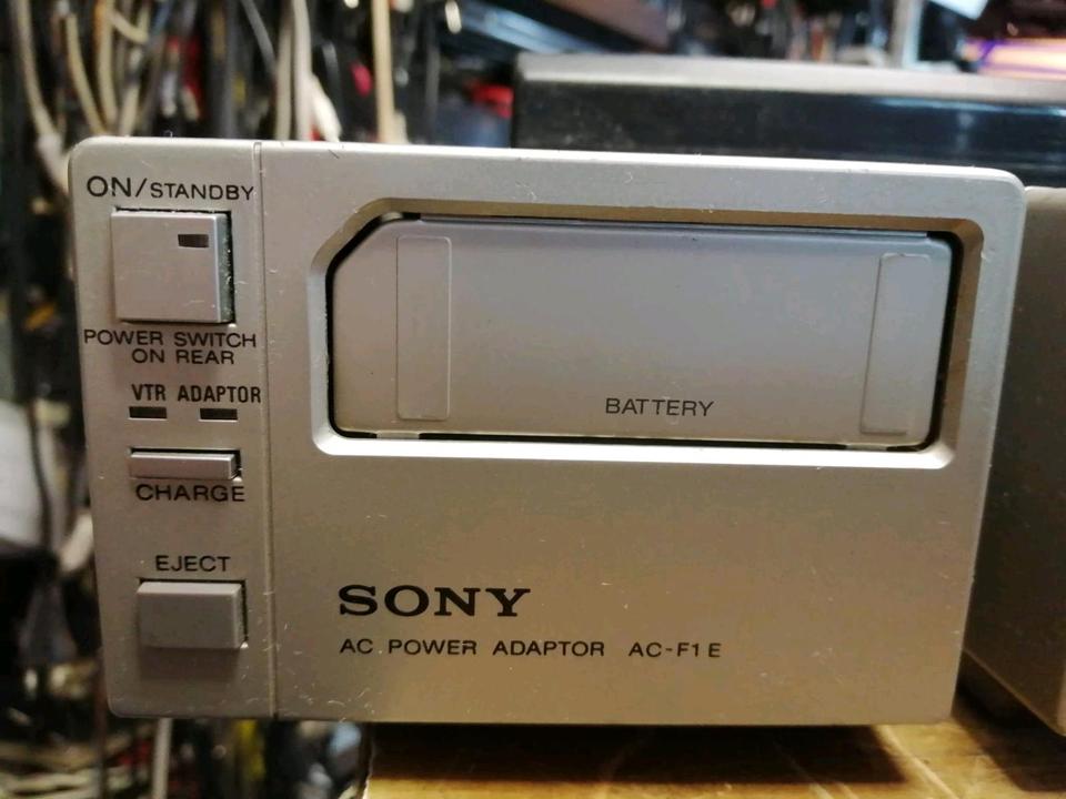 SONY BETAMAX SL-F1E, Videocassettenrecorder + SONY Netzteil!!!