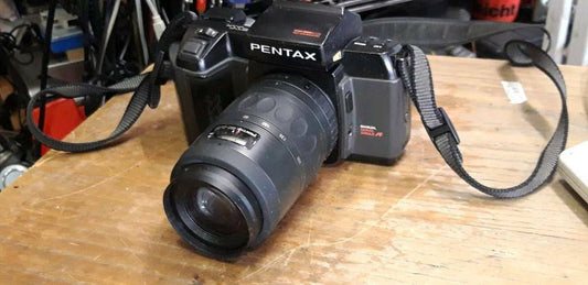 PENTAX SFX N, Analog-Camera und PENTAX F SMC 80-200 mm Objektiv