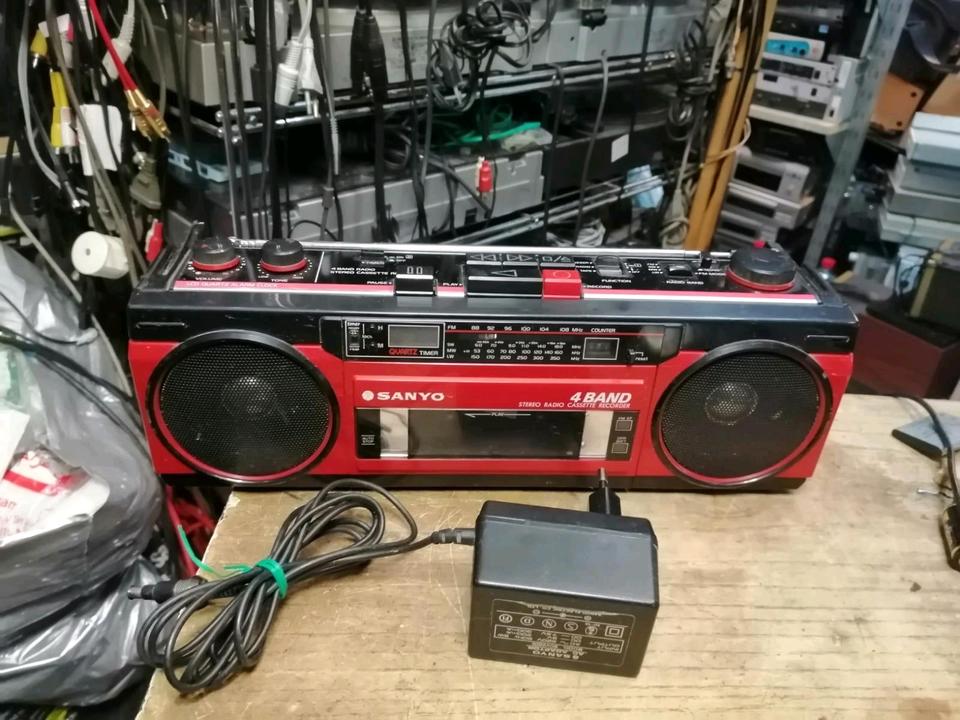 SANYO M-S350LE, Radio-Cassetten-Recorder mit Original-Adapter!!