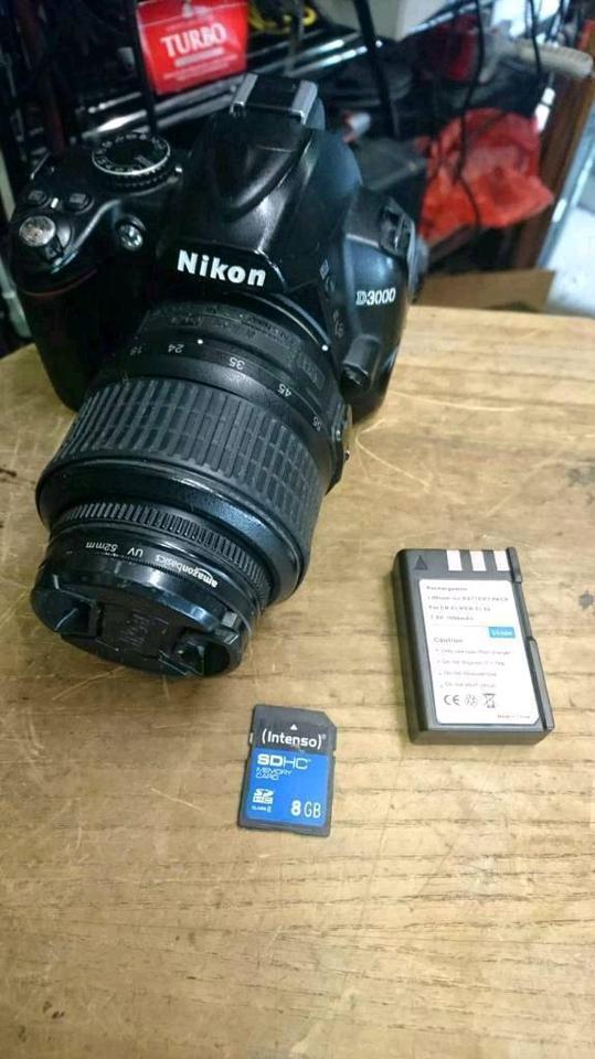 NIKON D3000, Digital-Camera + Objektiv und Zubehör, guter Zustand