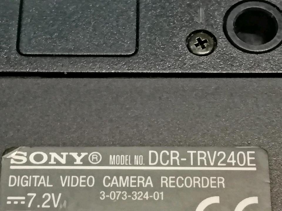 SONY SteadyShot DCR-TRV240E, Videocamera Hi8, Digital 8 + Video