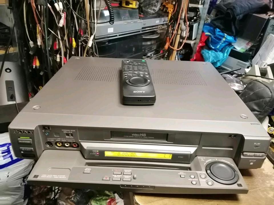 SONY EV-C2000EV P, Videorecorder Hi8, guter Zustand!!