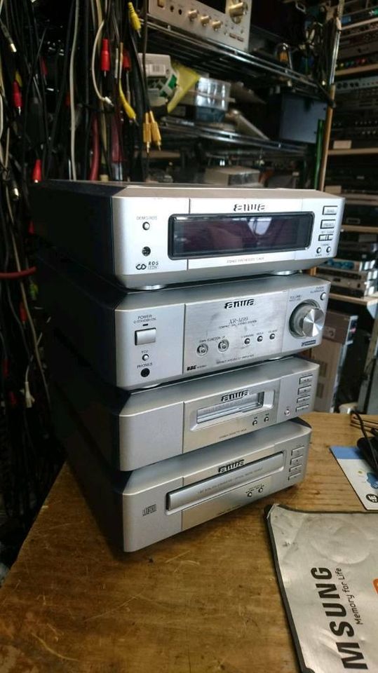 AIWA-Musikanlage+ 2 AIWA Boxen, OHNE MD-Player OHNE Fernbedienung