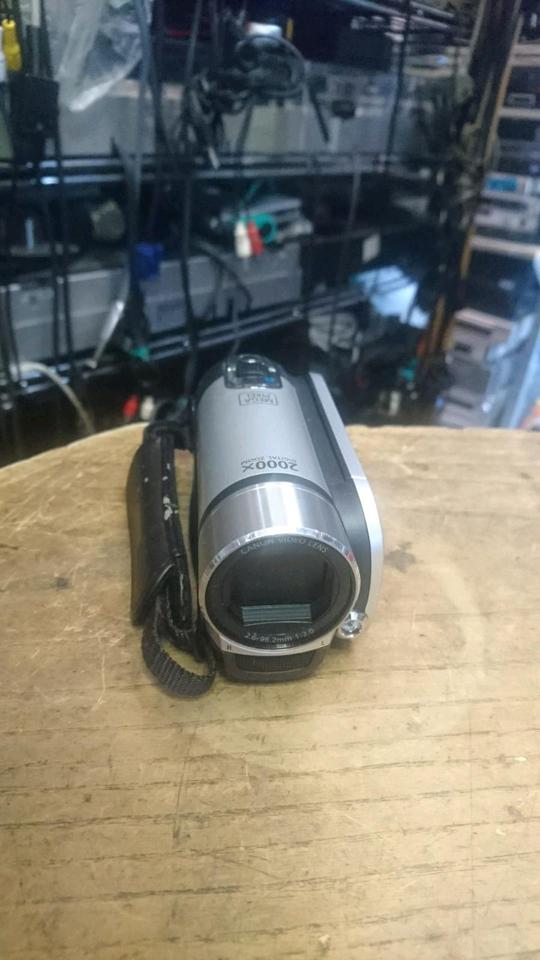 CANON LEGRIA FS21 E, Videocamera OHNE Speicherkarte!!