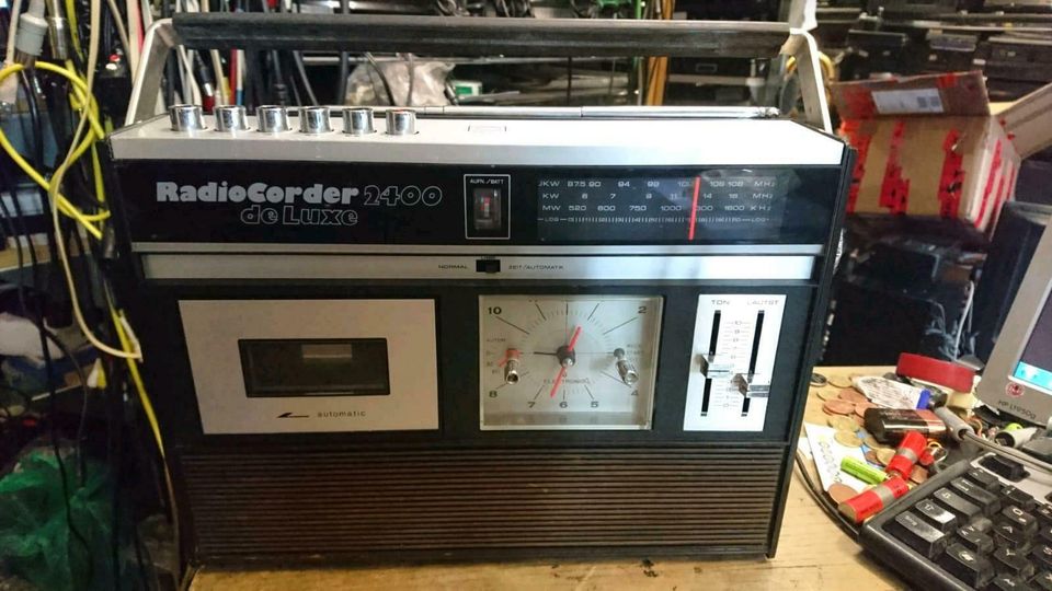 RADIOCORDER 2400 de Luxe, Radio-Cassetten-Recorder, etwas DEFEKT!